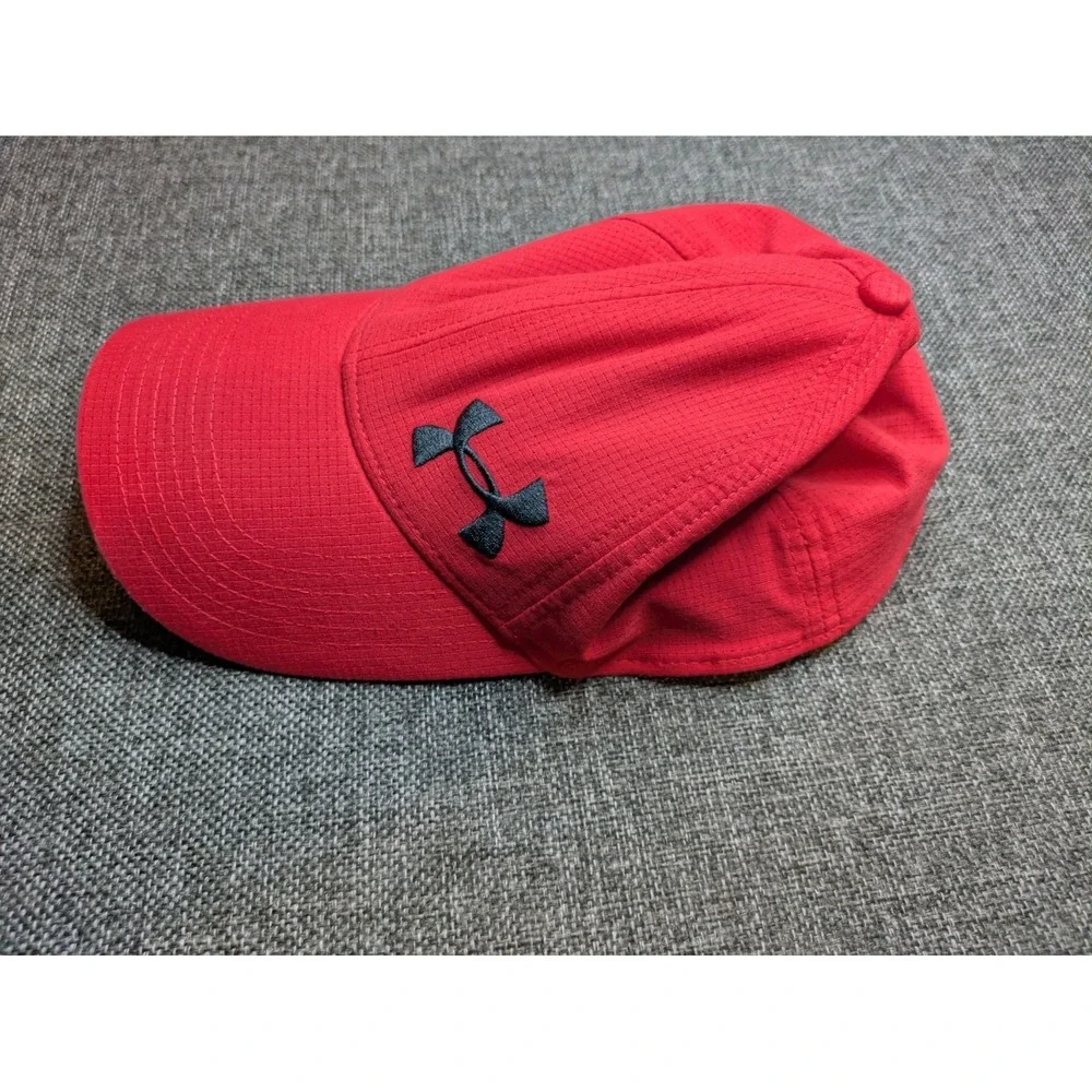 Under Armour Red Classic Fit Medium Black Logo Sports Baseball Cap‎
